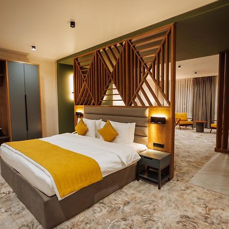Aurum Garden Hotel Shymkent Ngoại thất bức ảnh