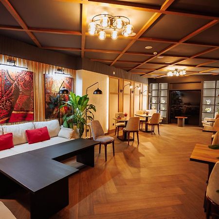 Aurum Garden Hotel Shymkent Ngoại thất bức ảnh