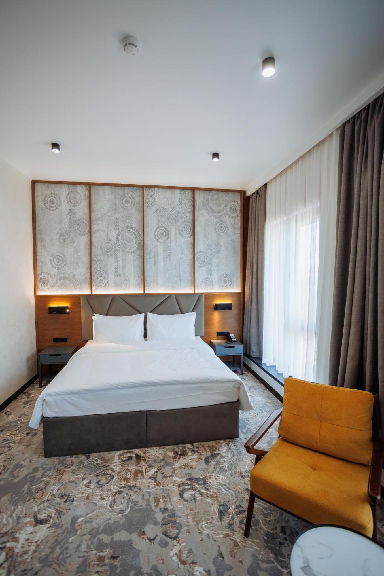 Aurum Garden Hotel Shymkent Ngoại thất bức ảnh