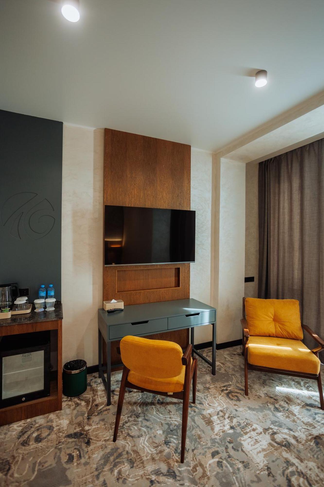 Aurum Garden Hotel Shymkent Ngoại thất bức ảnh