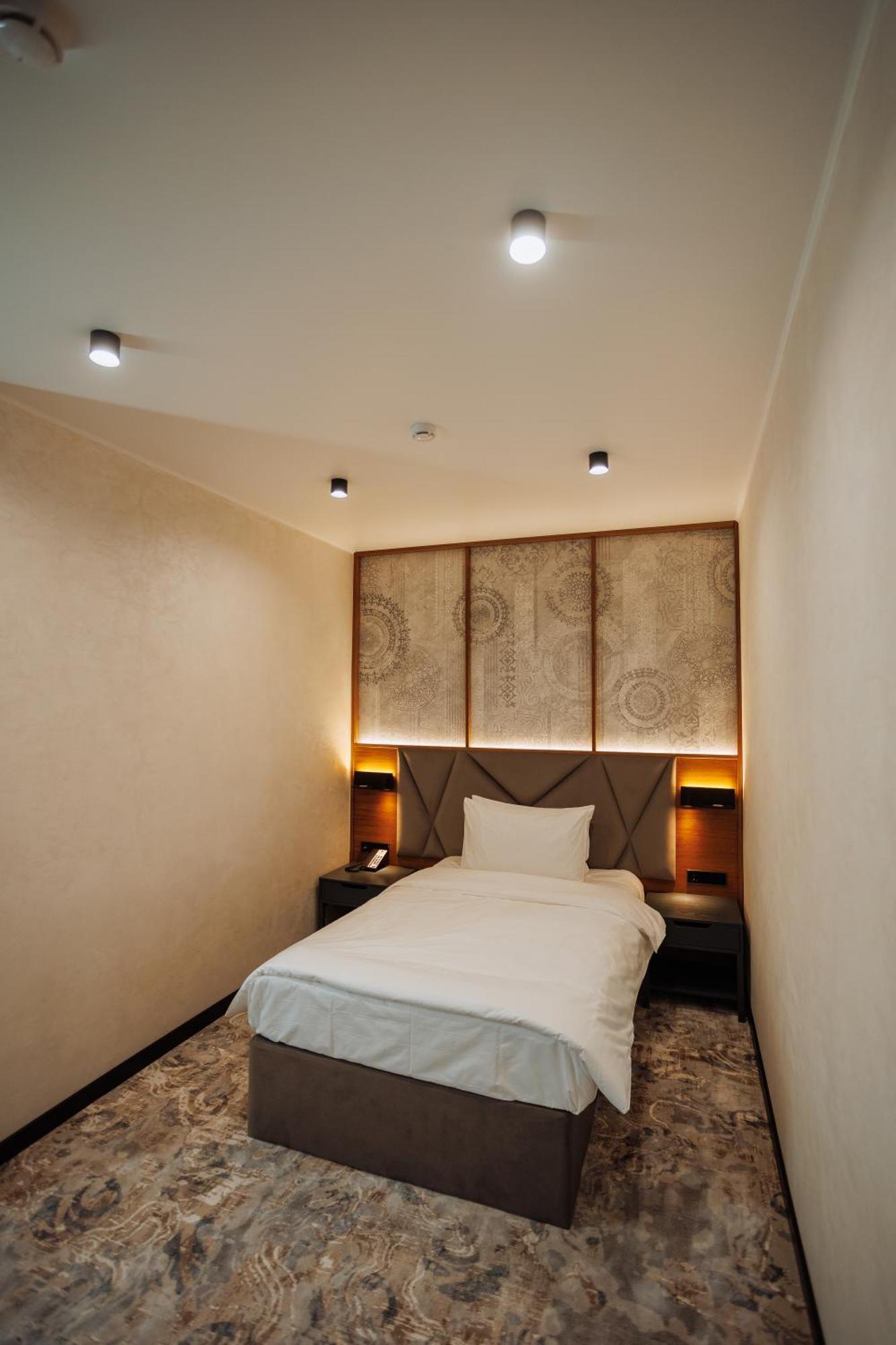 Aurum Garden Hotel Shymkent Ngoại thất bức ảnh