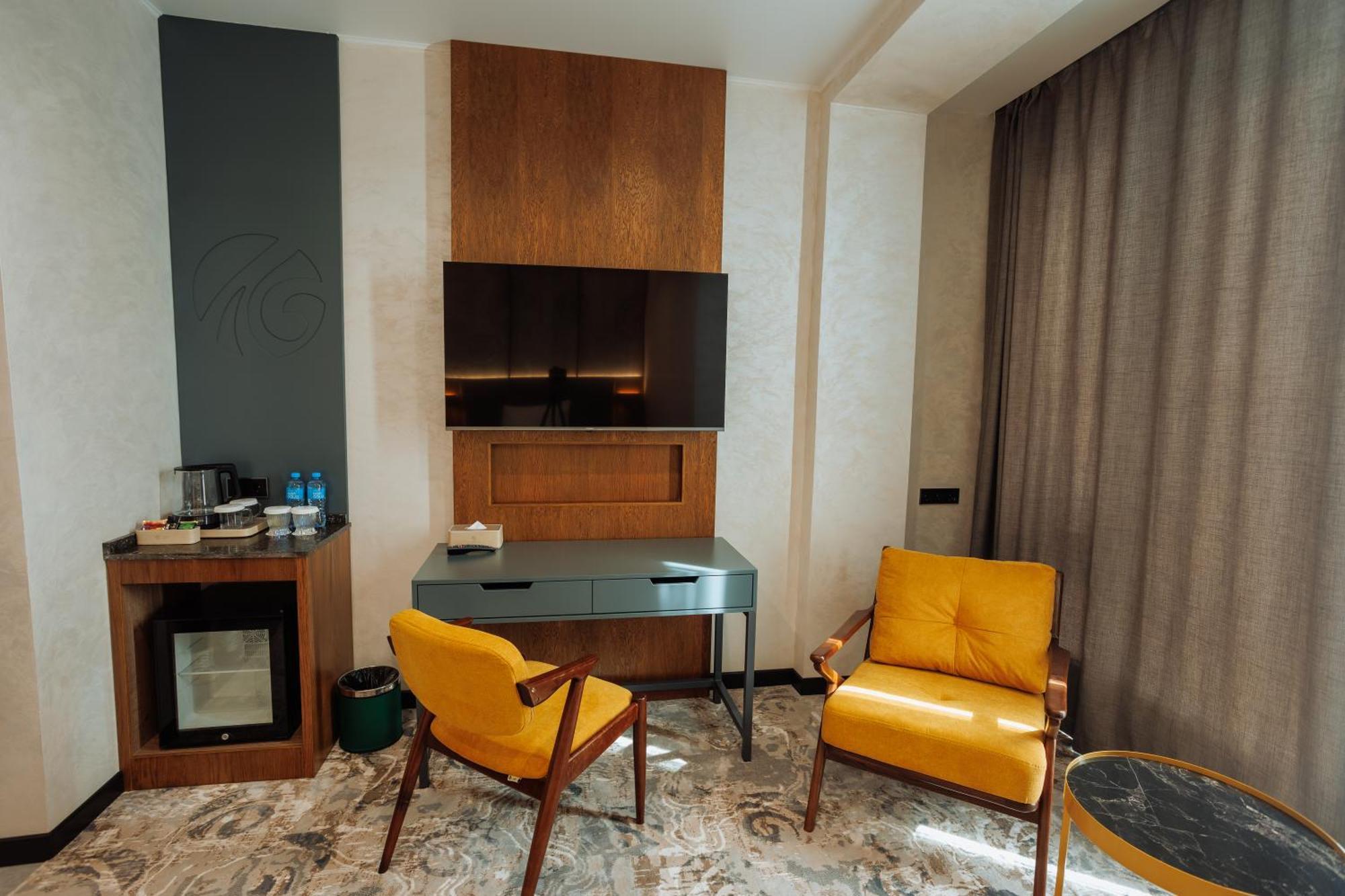 Aurum Garden Hotel Shymkent Ngoại thất bức ảnh