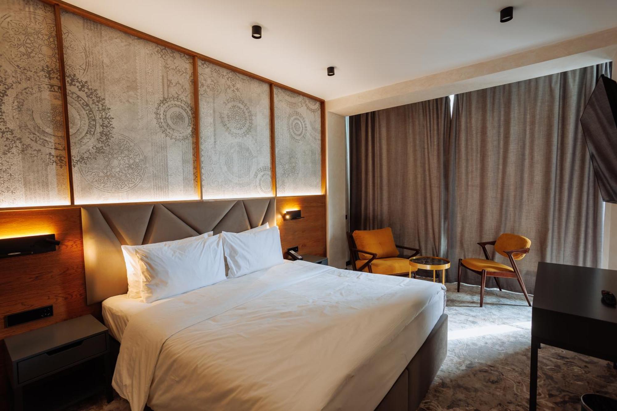 Aurum Garden Hotel Shymkent Ngoại thất bức ảnh