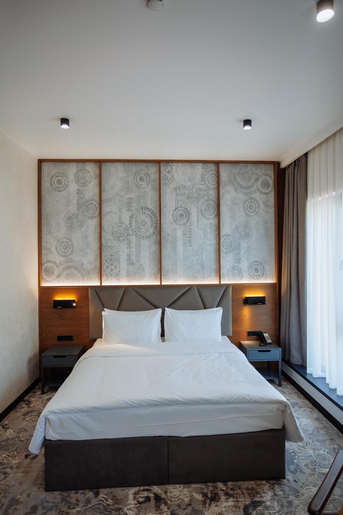 Aurum Garden Hotel Shymkent Ngoại thất bức ảnh