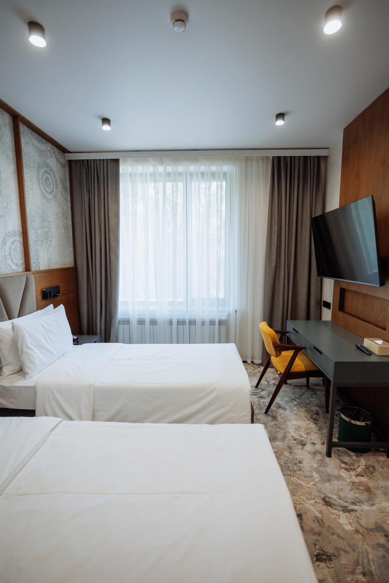 Aurum Garden Hotel Shymkent Ngoại thất bức ảnh