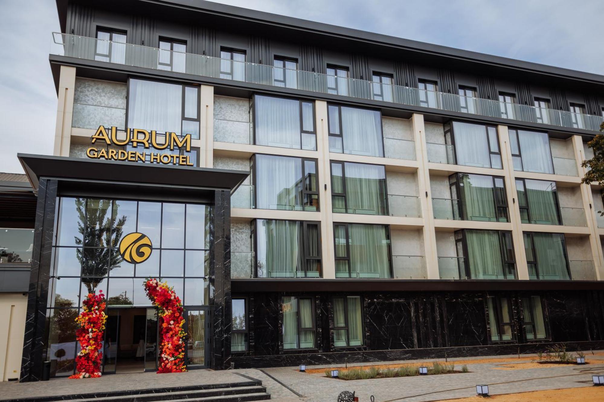 Aurum Garden Hotel Shymkent Ngoại thất bức ảnh