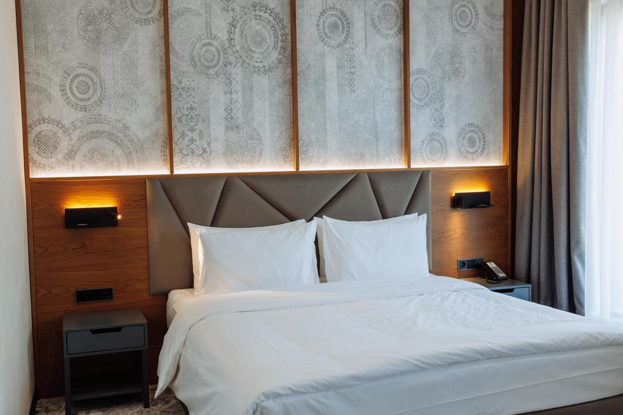 Aurum Garden Hotel Shymkent Ngoại thất bức ảnh