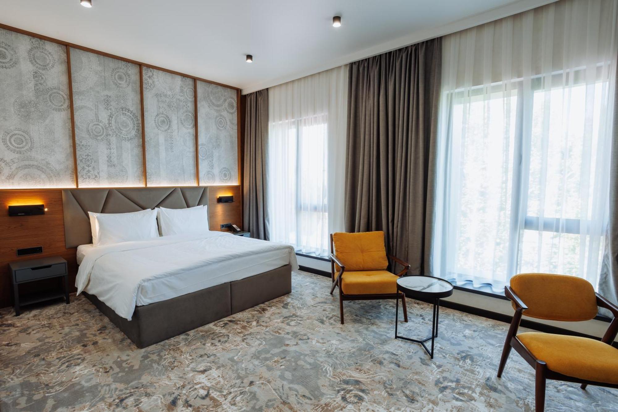 Aurum Garden Hotel Shymkent Ngoại thất bức ảnh