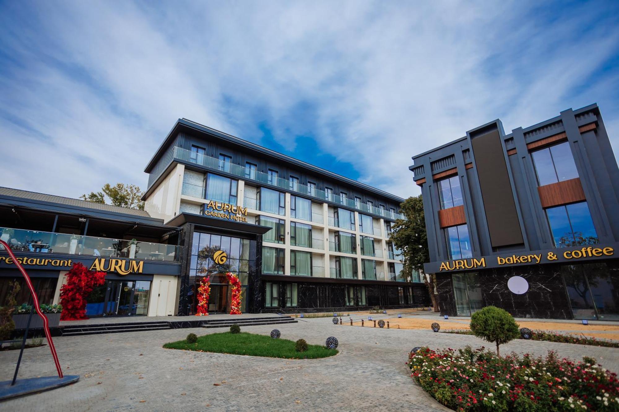 Aurum Garden Hotel Shymkent Ngoại thất bức ảnh