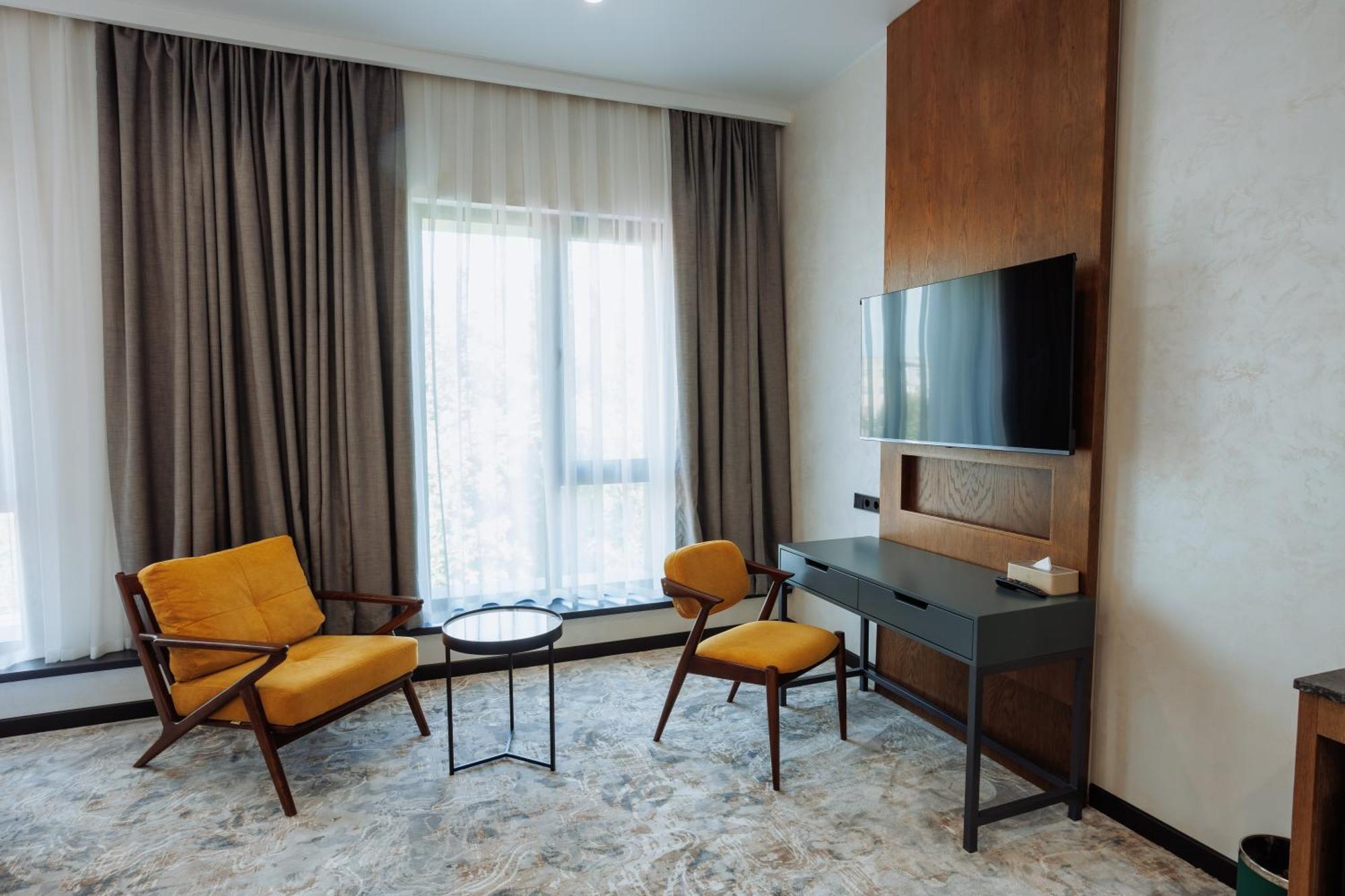 Aurum Garden Hotel Shymkent Ngoại thất bức ảnh