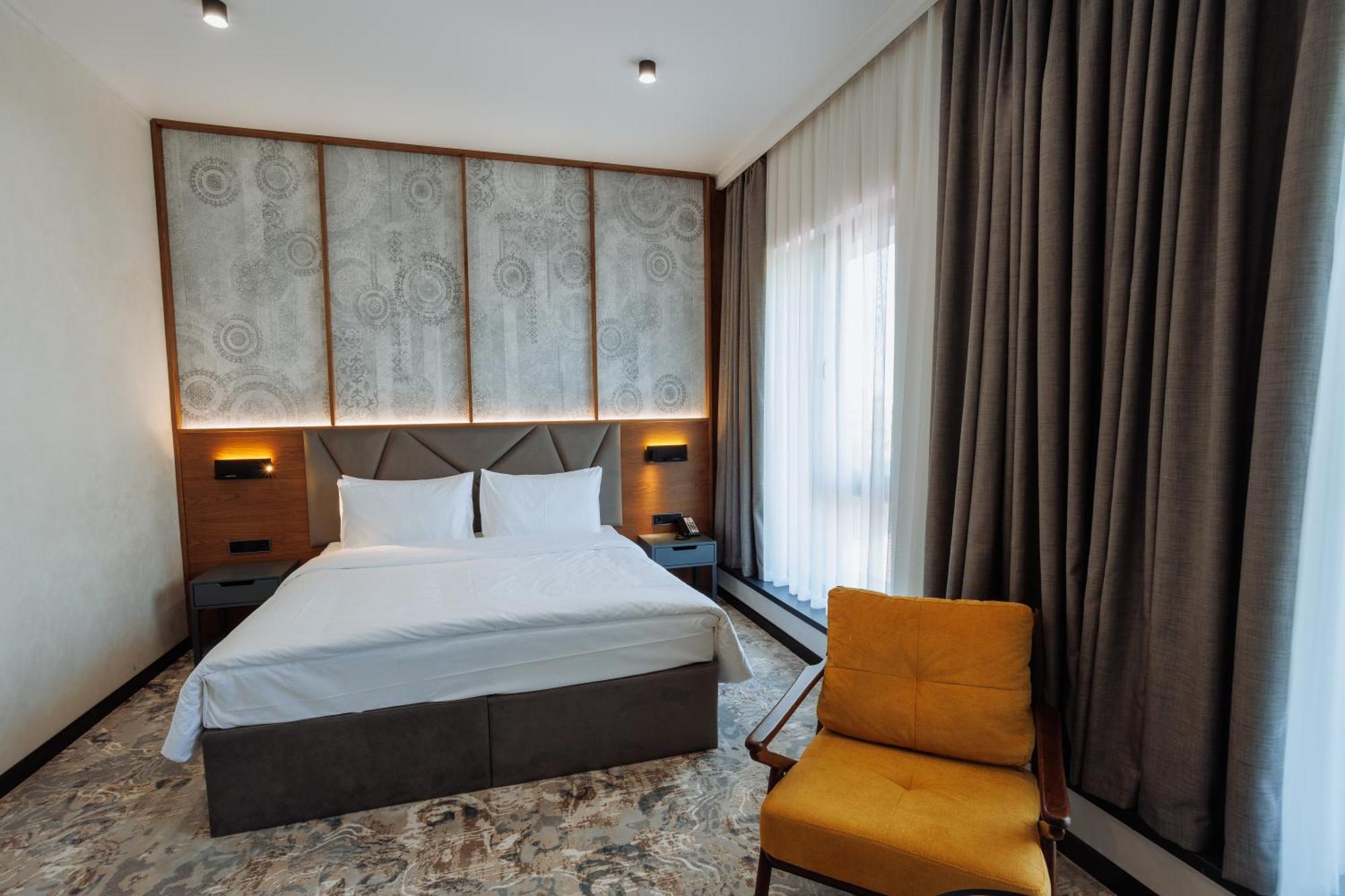 Aurum Garden Hotel Shymkent Ngoại thất bức ảnh