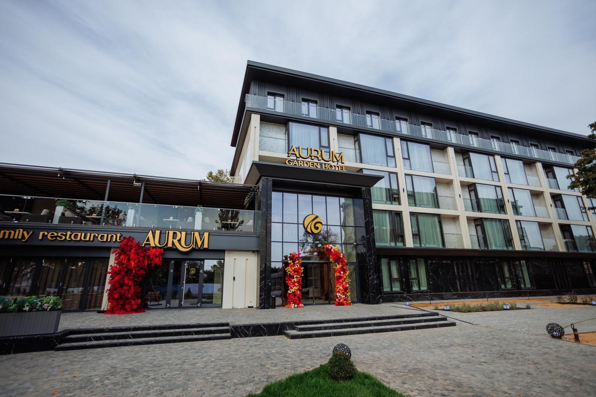 Aurum Garden Hotel Shymkent Ngoại thất bức ảnh