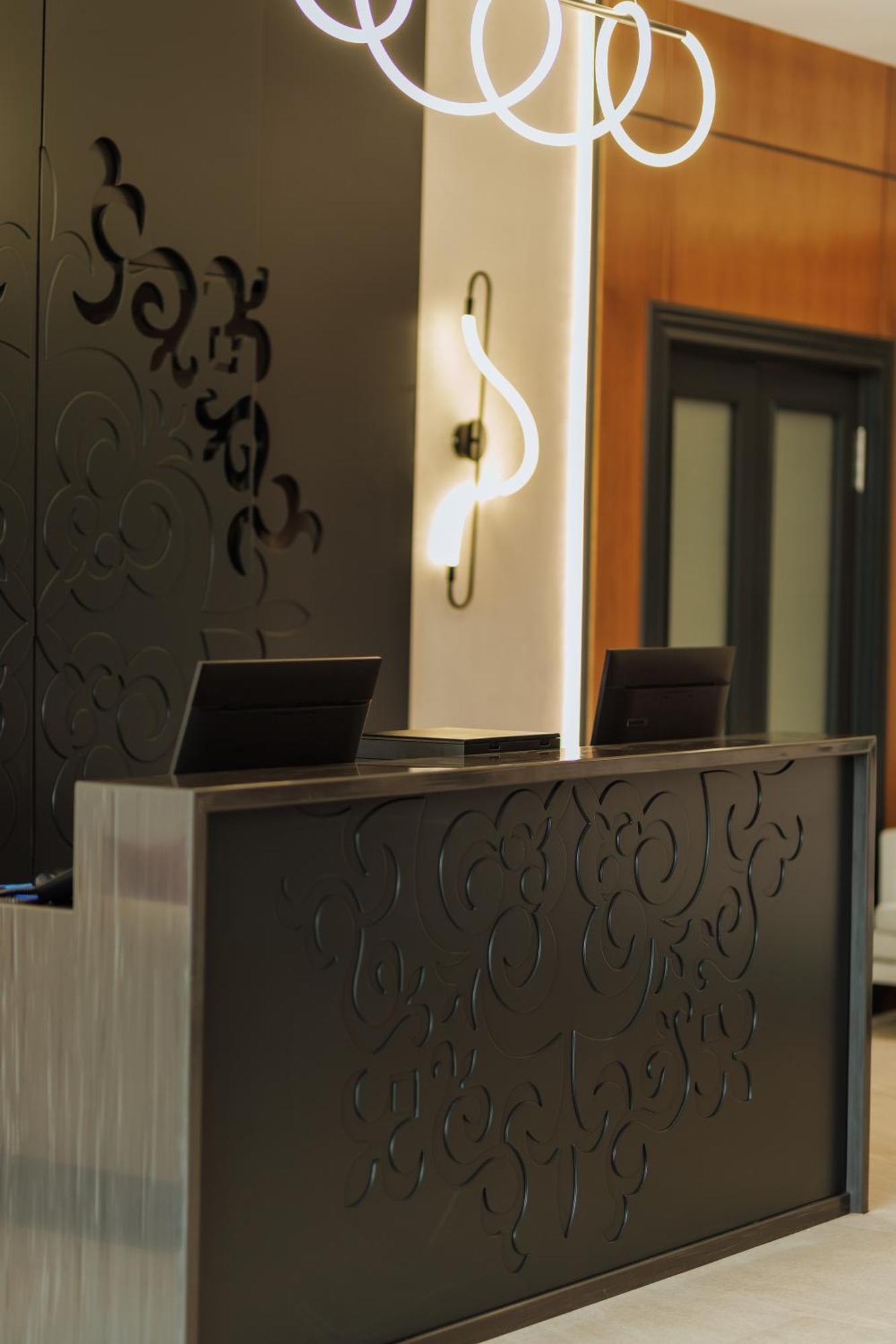 Aurum Garden Hotel Shymkent Ngoại thất bức ảnh