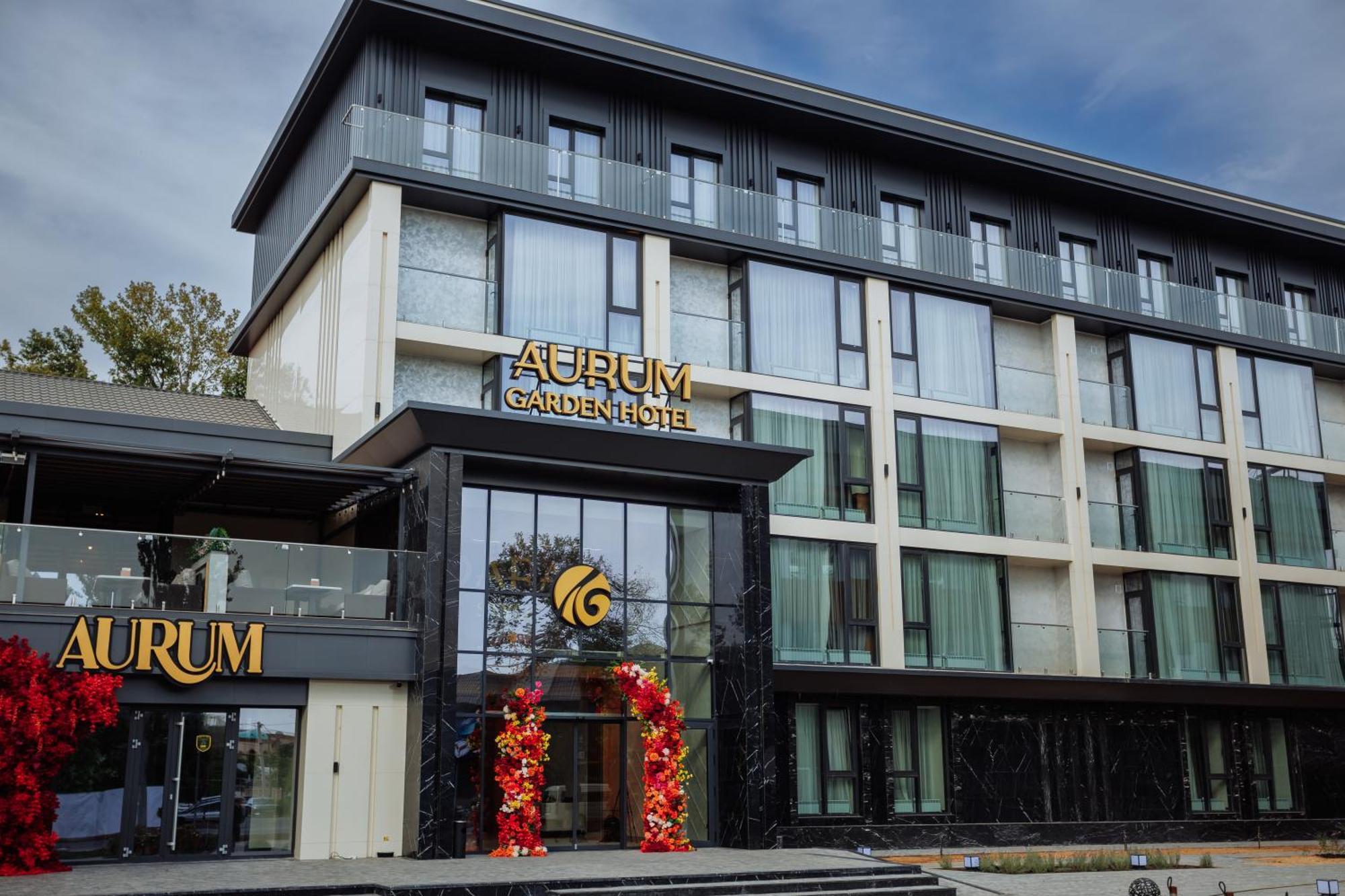 Aurum Garden Hotel Shymkent Ngoại thất bức ảnh