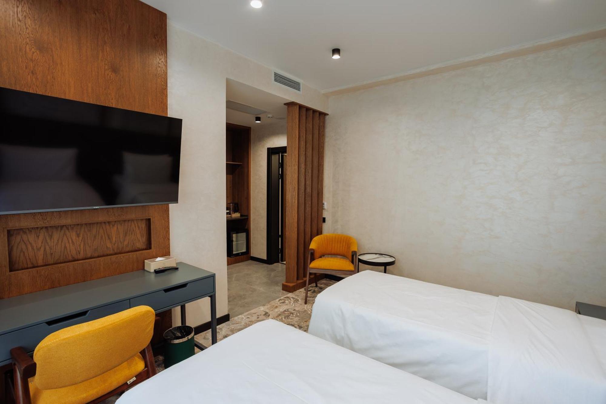 Aurum Garden Hotel Shymkent Ngoại thất bức ảnh