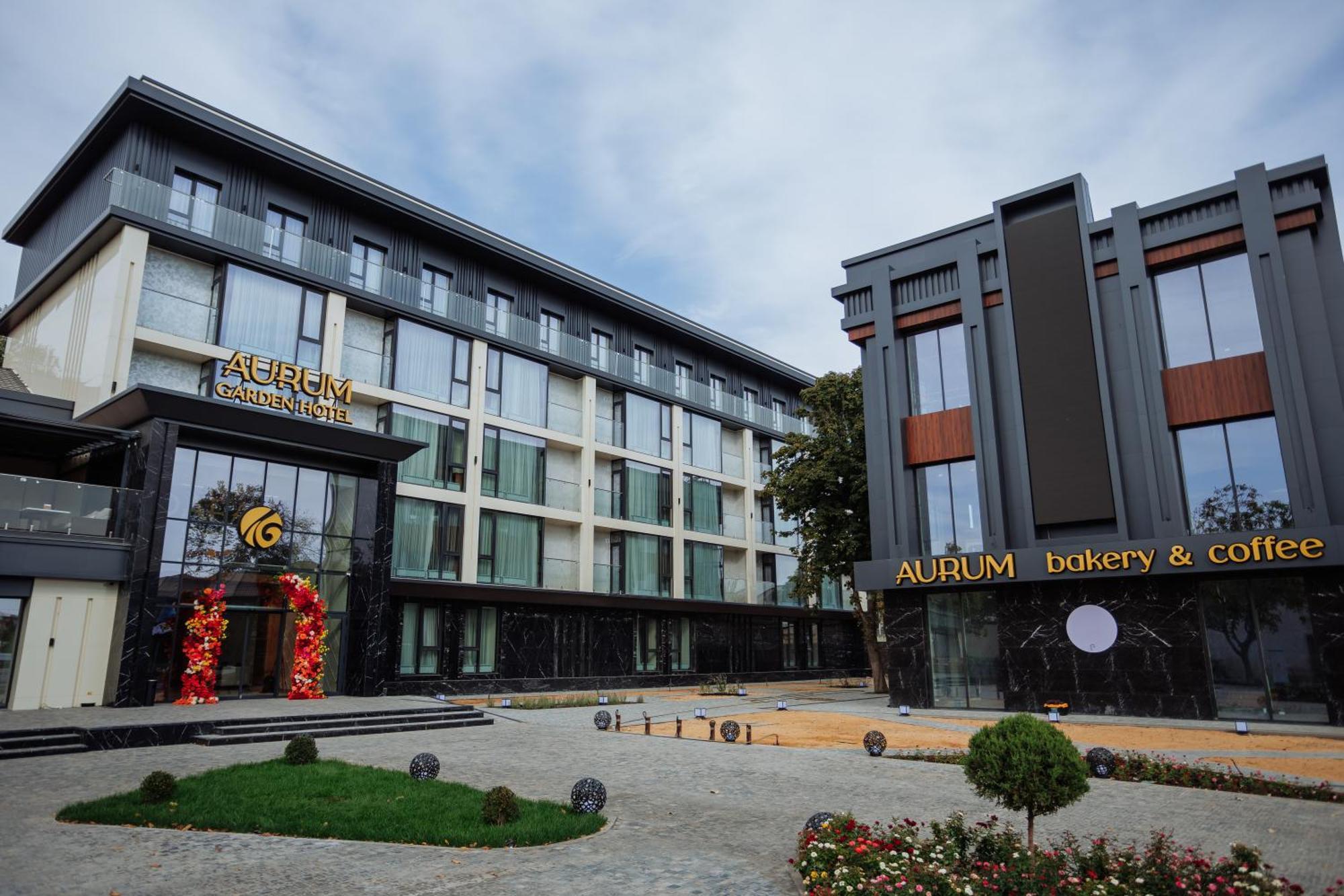 Aurum Garden Hotel Shymkent Ngoại thất bức ảnh