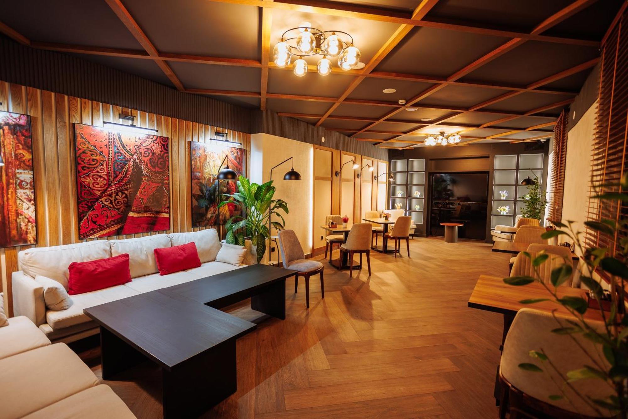 Aurum Garden Hotel Shymkent Ngoại thất bức ảnh