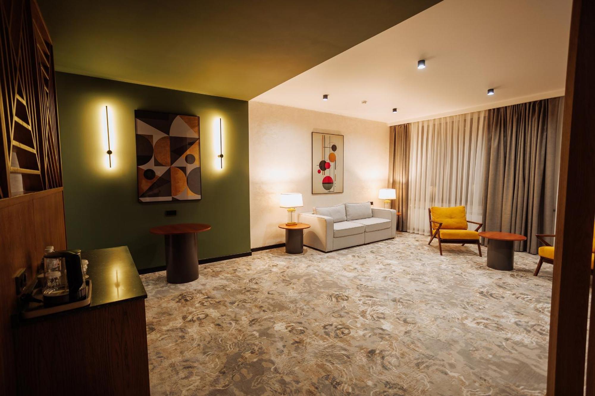 Aurum Garden Hotel Shymkent Ngoại thất bức ảnh