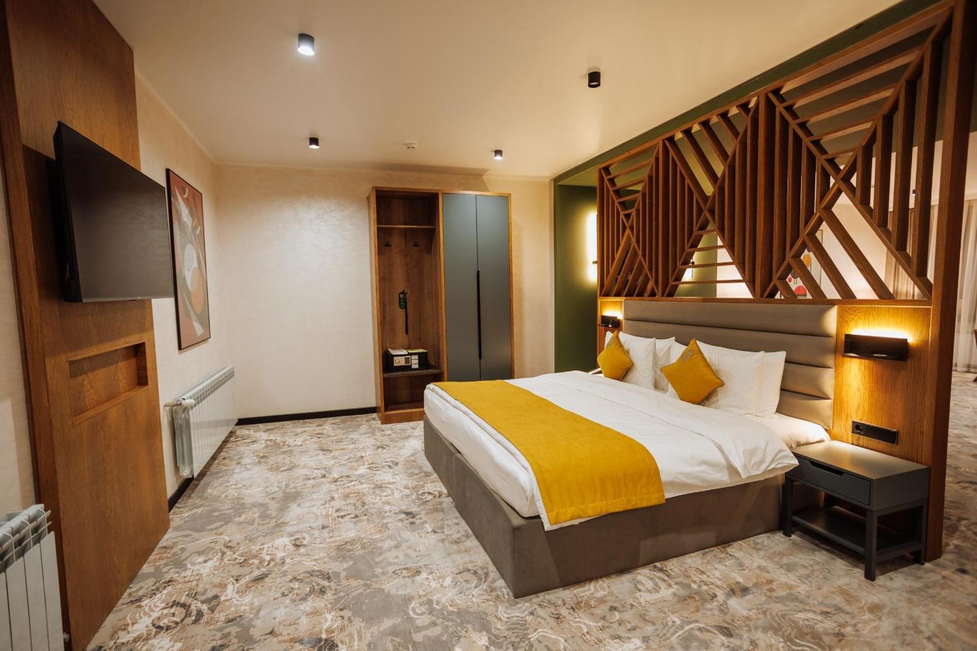 Aurum Garden Hotel Shymkent Ngoại thất bức ảnh